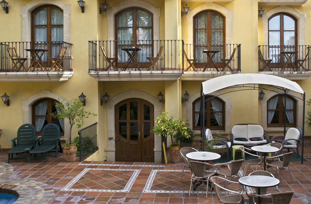 Hotel Restaurante La Masieta كريكسل المظهر الخارجي الصورة